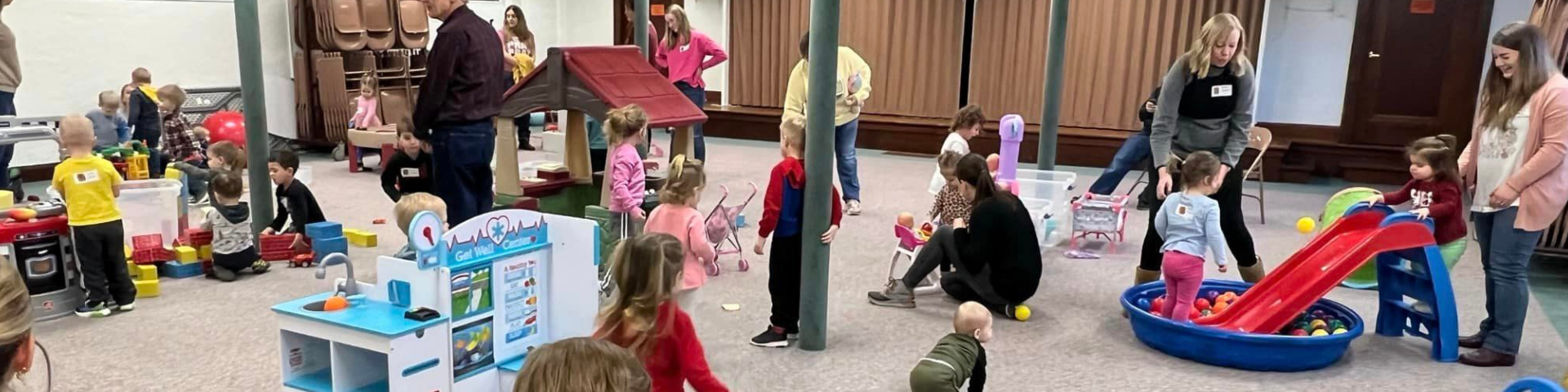 Children playing at Grace United Methodist Church's GUMDROPS playgroup